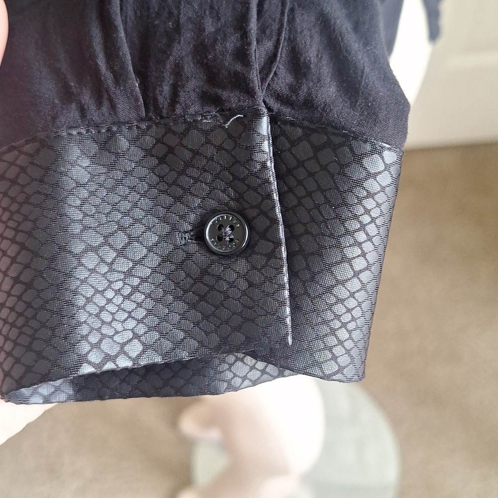 3/$20 Express Women's Black Button-Up Top 100% Viscose, Size XS - Picture 8 of 10